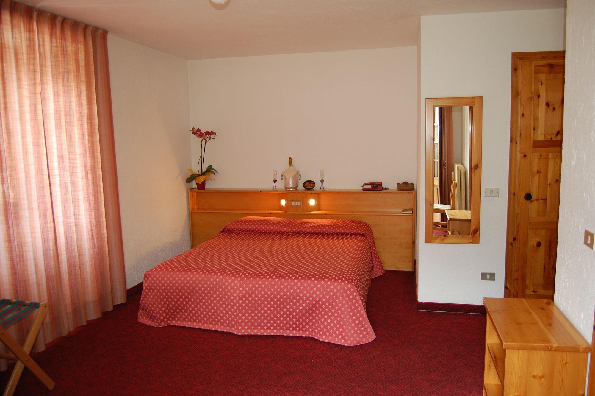 Hotel Des Glaciers Courmayeur Exterior foto