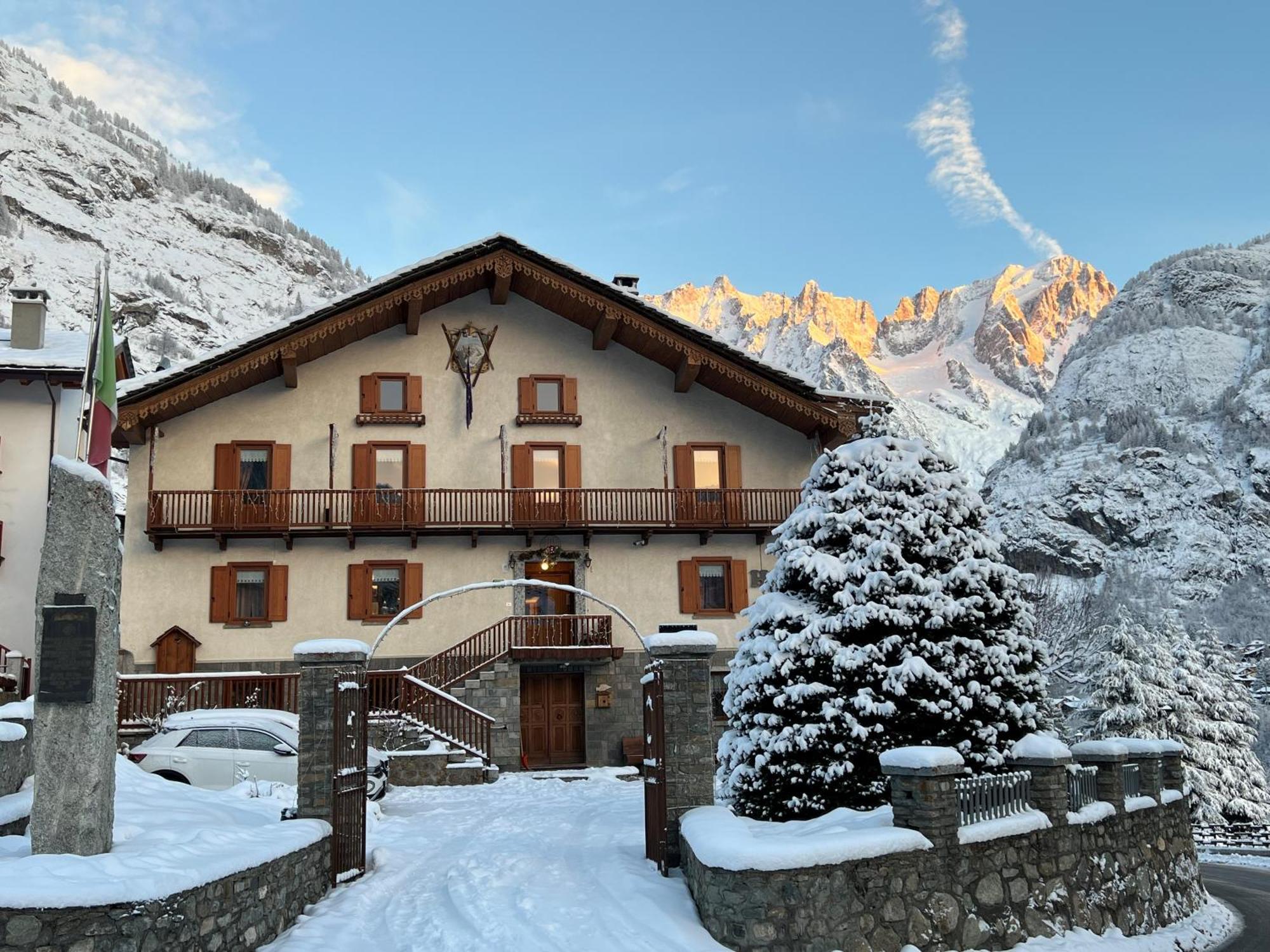 Hotel Des Glaciers Courmayeur Exterior foto