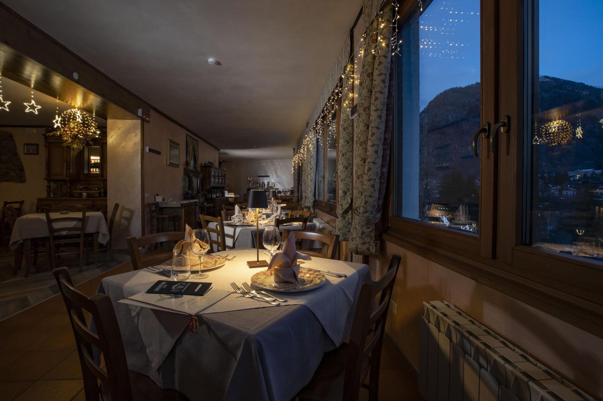 Hotel Des Glaciers Courmayeur Exterior foto