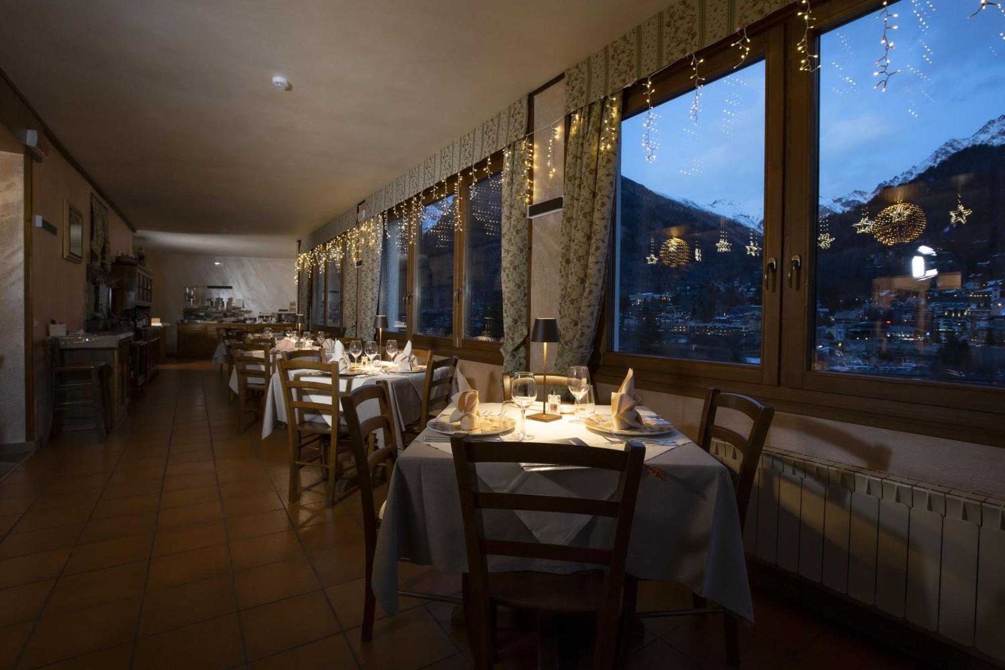 Hotel Des Glaciers Courmayeur Exterior foto